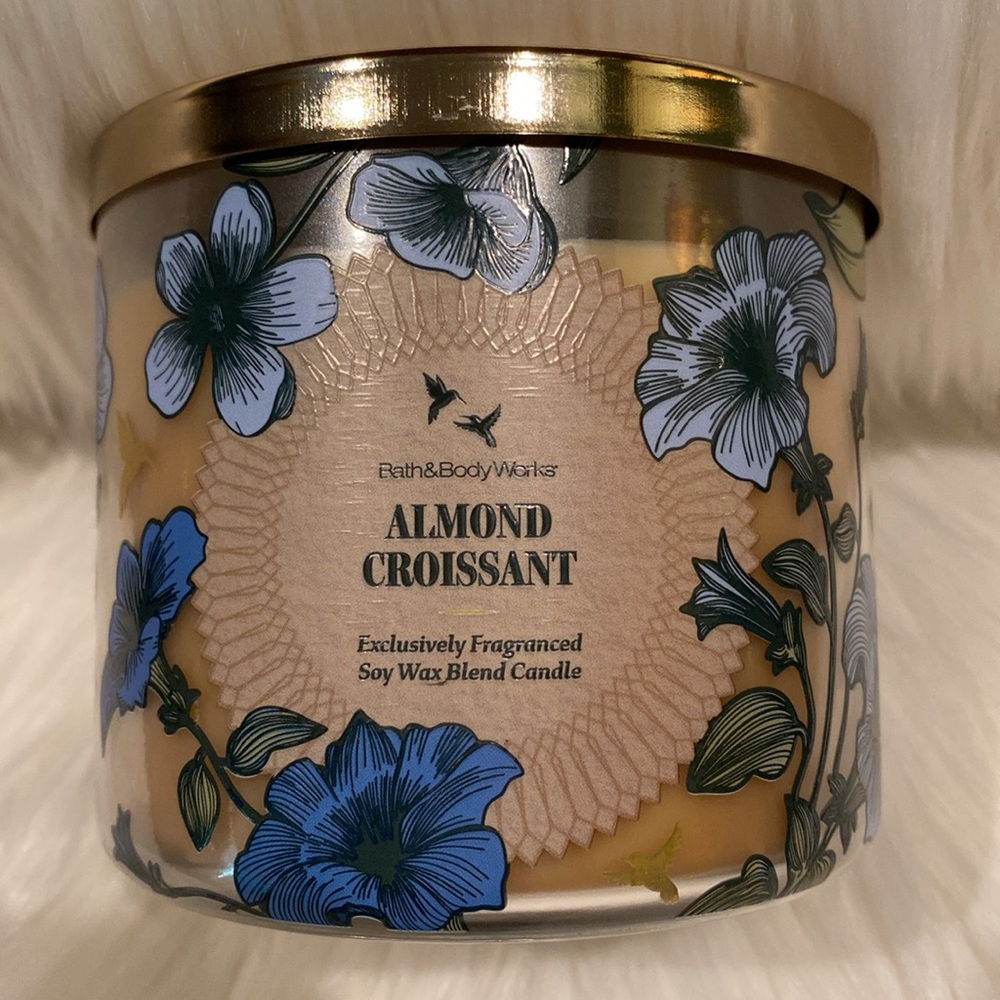 🥐”ALMOND CROISSANT” by BBW/WB, 3-Wick Scented Candle, 14.5 oz / 411 g, NWT base